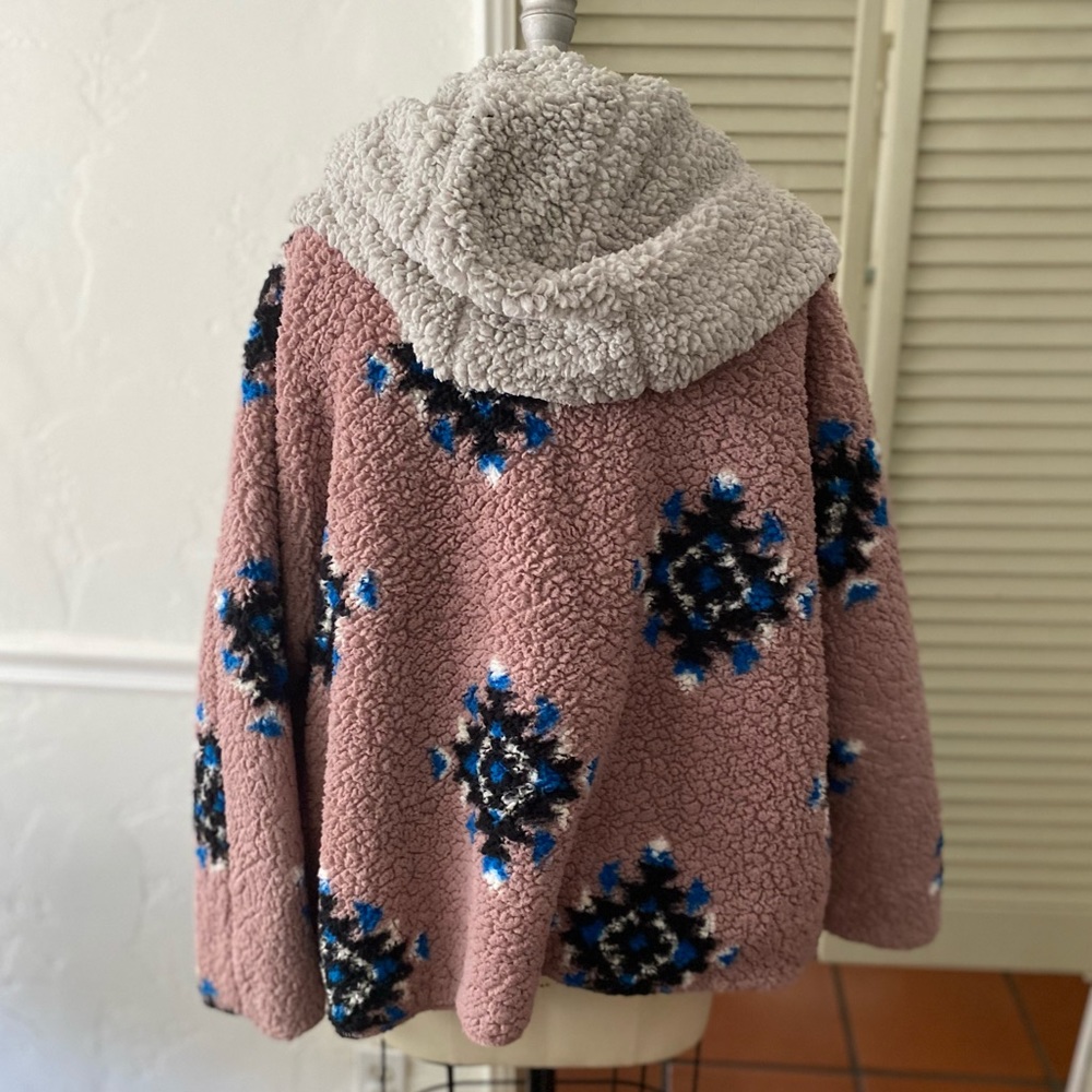 Pink Fleece Jacket, L - Picture 6 of 6